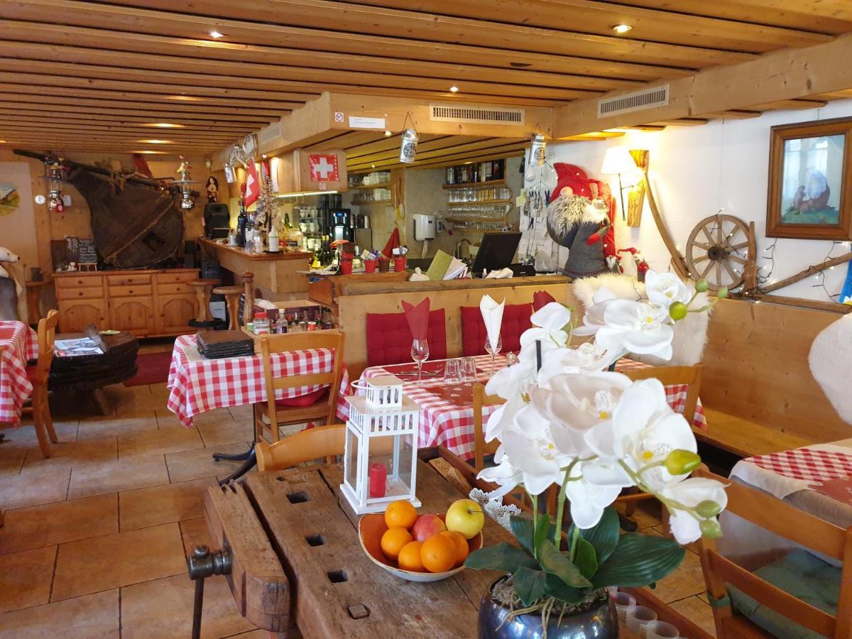 Auberge De L'Ours Vers L'Eglise Eksteriør bilde